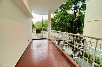 Apartamento 3 quartos, com garagem  tipo casa em copacabana, rio de janeiro.