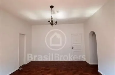 Apartamento 3 quartos com 1 vaga e dependência completa no melhor de botafogo
