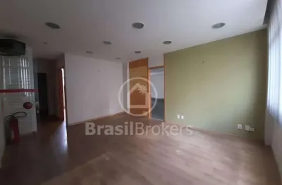 Prédio com 25 salas à venda na Rua da Matriz, Botafogo, Rio de Janeiro