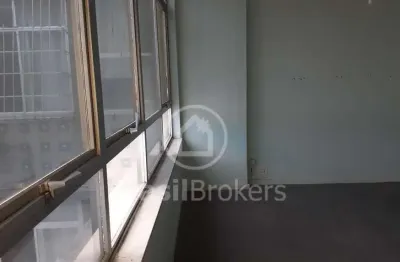 Sala comercial de 160m² com 3 vagas com localização privilegiada!