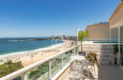 Cobertura magnífica à venda em localização privilegiada na avenida atlântica