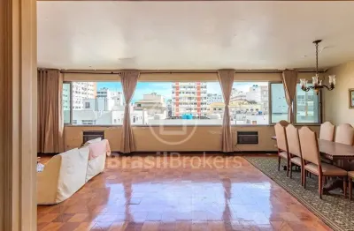 Excelente apartamento de frente, prédio em centro de terreno, andar alto com 180 m2
