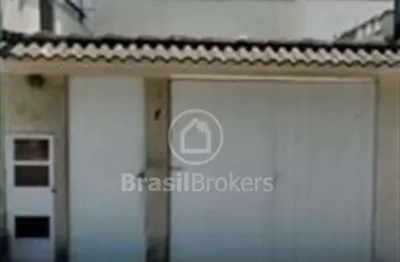 Linda casa duplex na freguesia em condomínio fechado.