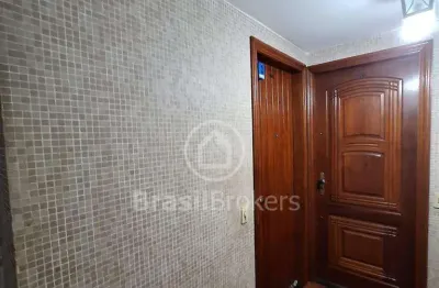 Venha morar na estrada dos três rios , apto frente com 2qtos e 72m2