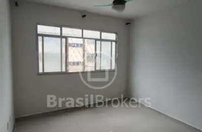 Ótimo apartamento  térreo em  boa localização na praçã sêca !!!!