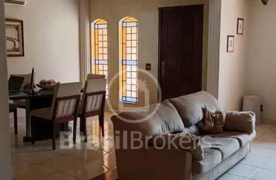 Excelente casa duplex no anil, com espaço gourmet, piscina e todo o conforto que sua família merece.