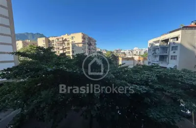 Excelente apartamento na freguesia com infraestrutura, 03 quartos numa das ruas mais procurada do bairro.