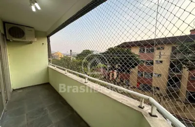Ótimo apartamento frente com vista livre em rua familiar na freguesia. condomínio fechado.
