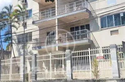 Apartamento com 95m², 2 quartos com dependência completa