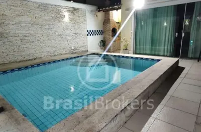 Casa de condomínio à venda com 322,00m² com piscina na taquara jacarepaguá