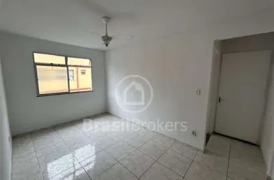 Excelente apartamento no condomínio fechado serra mar no coração da freguesia, localização privilegiada.