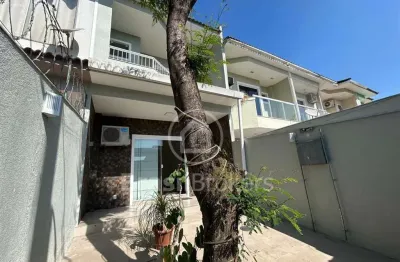 Casa de condomínio à venda com 128,00m² e 3 quartos em freguesia (jacarepaguá), rio de janeiro - rj