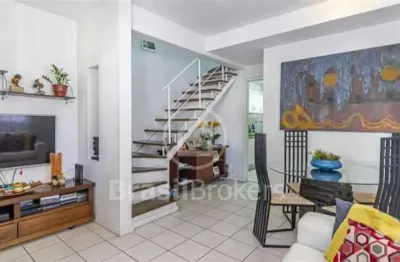 Casa de vila à venda com 74,00m² e 2 quartos em pechincha, rio de janeiro - rj