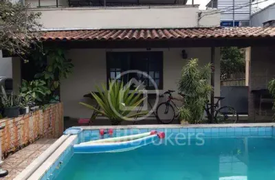 Casa à venda com 360,00m² e 3 quartos em campo grande, rio de janeiro - rj