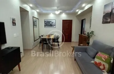 Apartamento 3 dormitórios 1 suite com varanda e dependência de empregada