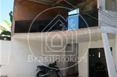Casa à venda com 233,00m² e 5 quartos em pechincha, rio de janeiro - rj