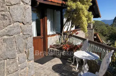 Casa à venda com 108,00m² e 4 quartos em quitandinha, petrópolis - rj