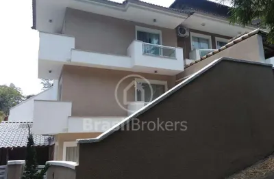 Casa em condomínio com 300,00m² e 3 quartos em freguesia (jacarepaguá)