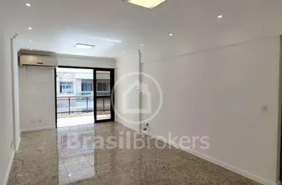 Apartamento 96 m²  com ótima localização na freguesia