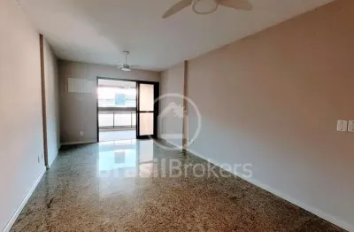 Apartamento 2 quartos com dependência revertida , 96m² na freguesia, duas vagas.