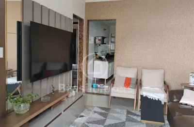 Apartamento à venda com 2 quartos e varanda na taquara - jacarepaguá