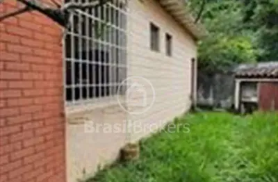 Casa no anil em excelente rua residencial com monitoramento 24h