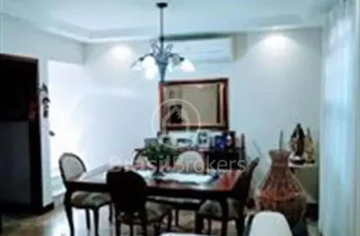 Excelente casa de condomínio à venda com 225,00m² e 3 quartos na freguesia