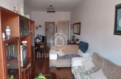 Apartamento à venda com 95,00 m² , 2 quartos e dependência completa de empregada