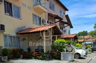 Casa de condomínio 4 quartos, 2 suítes / Aceitando Financiamento