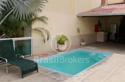 Casa de condomínio 4 quartos, 2 suítes / Aceitando Financiamento