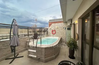 Cobertura duplex espaçosa com 145 metros quadrados na Freguesia em condomínio mais procurado do bairro. Venha conhecer!