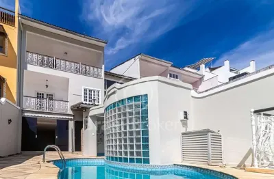 Casa em condomínio no Anil, com muito espaço, privacidade e muito conforto.