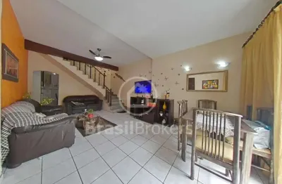 Casa com 197 m2 em condomínio fechado na portuguesa, ilha do governandor - rj