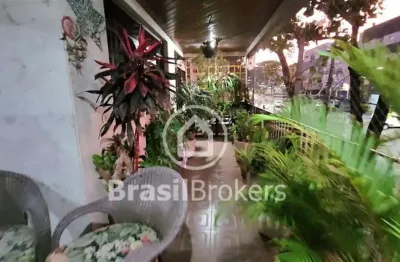Apartamento 4 quartos/sendo uma suite/elevador/varanda/ 180m
