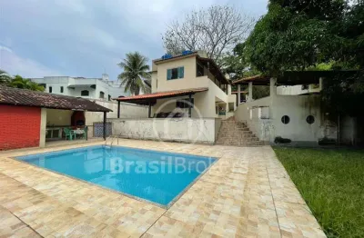 Casa à venda com 351,00m² e 4 quartos em jardim guanabara, rio de janeiro - rj