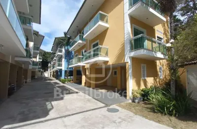 Casa triplex em condominio fechado na praia da bandeira