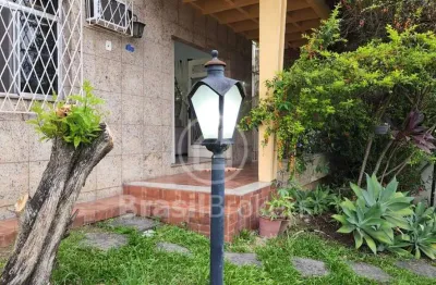 Casa à venda com 221,00m² e 3 quartos em jardim guanabara, rio de janeiro - rj