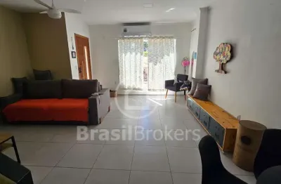 Linda casa triplex na portuguesa ao lado do shopping ilha plaza