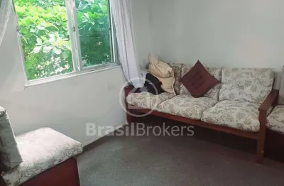 Apartamento de 4 quartos com dependência completa vistta livre no condomínio  santos dumont!!