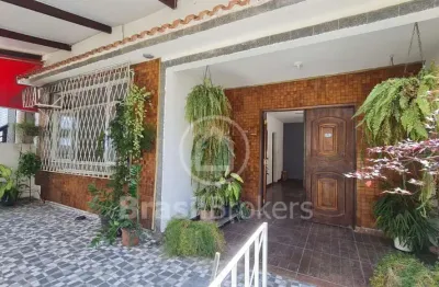 Casa linear na freguesia - ilha do governador com 3 quartos e 200m²