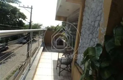 Casa à venda com 301,00m² e 5 quartos em pitangueiras, rio de janeiro - rj