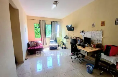 Apartamento 2 quartos com dependência completa na portuguesa!
