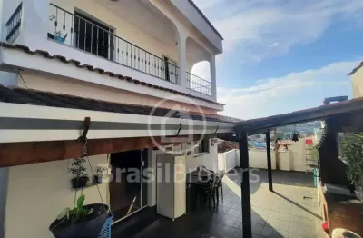 Casa à venda com 124,00m² e 3 quartos em bancários, rio de janeiro - rj