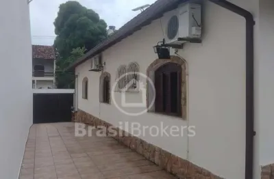 Casa linear de 3 quartos e 3 suítes na rua chapot prevost, juntinho à praia da guanabara!