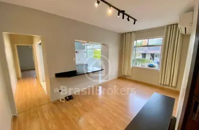 Apartamento amplo totalmente reformado no jardim guanabara