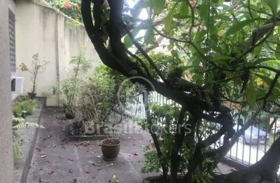 Casa à venda com 158,00m² e 3 quartos em bancários, rio de janeiro - rj