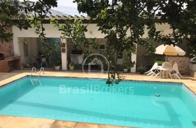 Casa à venda com 254,00m² e 3 quartos em jardim guanabara, rio de janeiro - rj