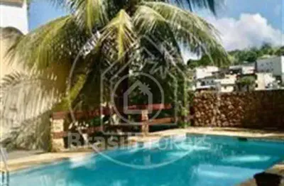 Casa à venda com 153,00m² e 3 quartos em pitangueiras, rio de janeiro - rj