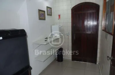 Prédio à venda na Rua Tenente Cleto Campelo, Cocotá, Rio de Janeiro