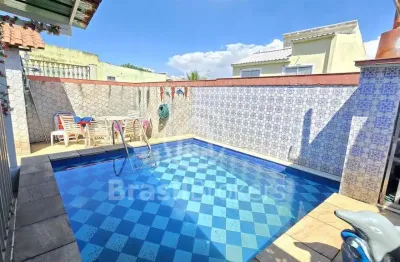 Maravilhosa casa triplex com área gourmet e piscina moneró